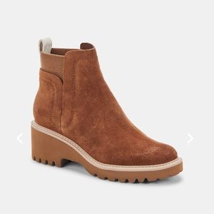 DOLCE VITA. Huey H2O 🥾 Boots . Brown Suede
